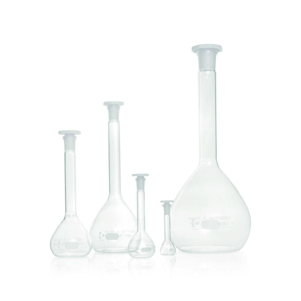 DWK Duran Volumetric Flask 500 mL with One Graduation Mark, Polyethylene Stopper, NS 19/26


