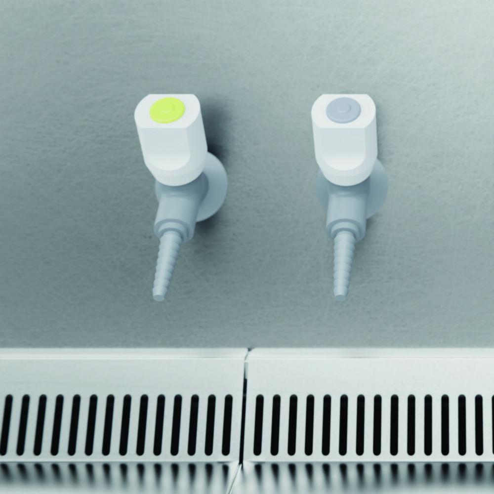 Manual compressed air tap